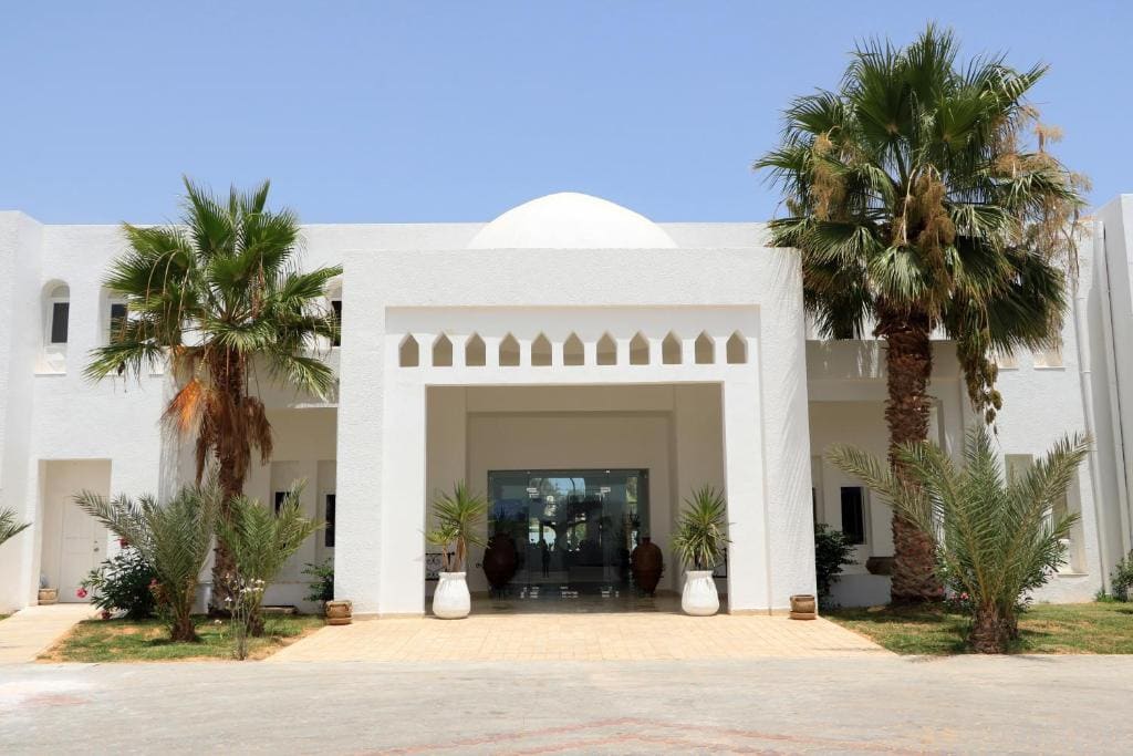 Riad Meninx ( couples et familles seulement)